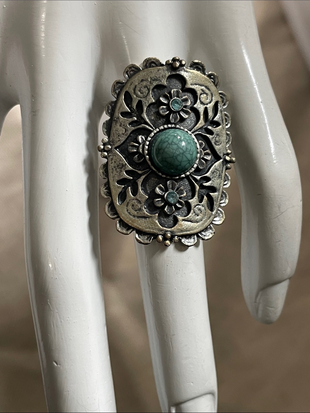 Vintage-Style Turquoise Stone Floral Silver Ring